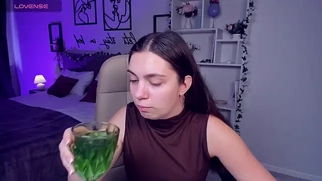 DaniellaLovely online show from 10/26/25, 11:05