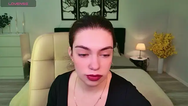 DaniellaLovely online show from 10/28/25, 11:14