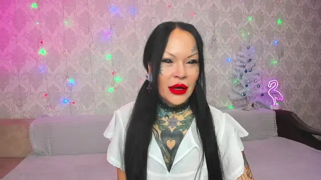 Snapshot of Megan_Black_Moon chatting on 12/21/24, 05:03 Megan Black Moon online show from 12/21/24, 05:03
