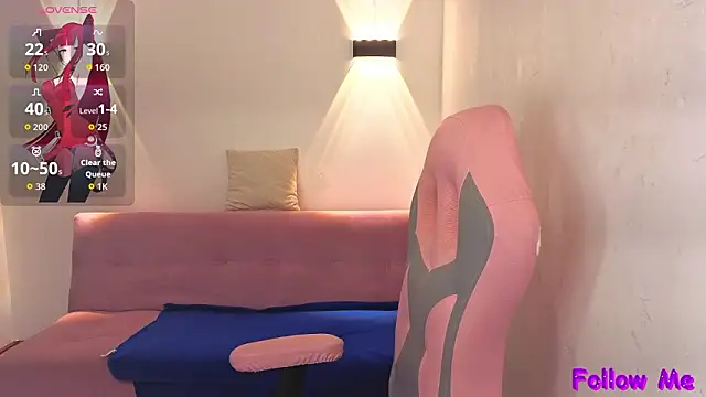 vittorialombardi   online show from 02/13/26, 07:15