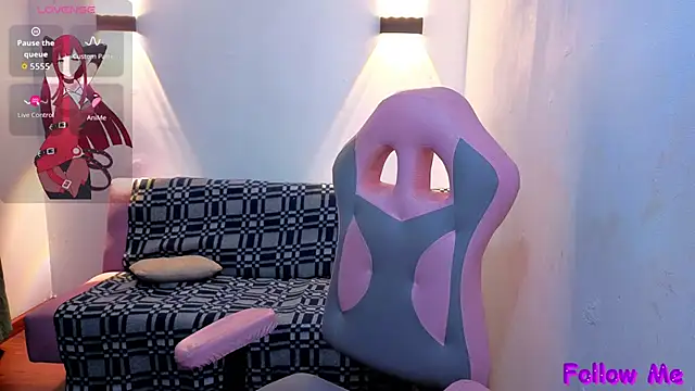 vittorialombardi   online show from 04/07/26, 06:58