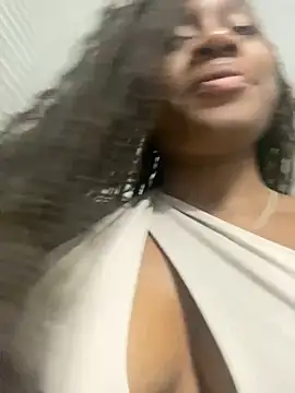 EscorpiLeoncita online show from 10/03/25, 04:53