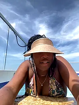 EscorpiLeoncita online show from 11/19/25, 04:40