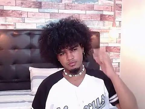 Snapshot of JaicobRuneer chatting on 10/05/25, 01:15 JaicobRuneer online show from 10/05/25, 01:15