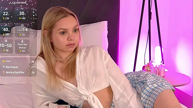 Snapshot of LinaWynn chatting on 12/29/24, 07:22 LinaWynn online show from 12/29/24, 07:22