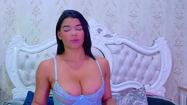 TiaraRosse online show from 10/18/25, 05:14