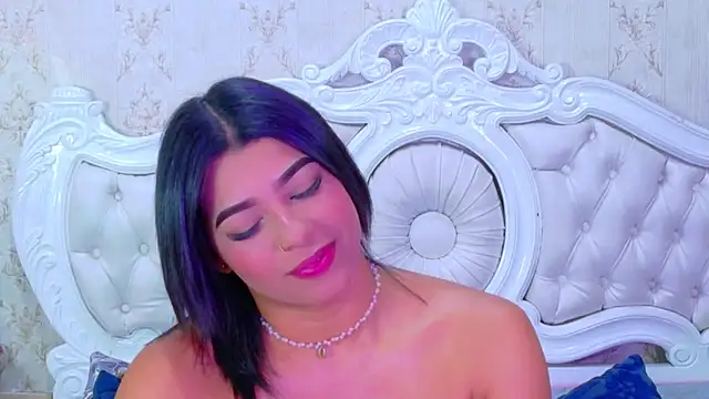 TiaraRosse online show from 11/13/25, 05:39