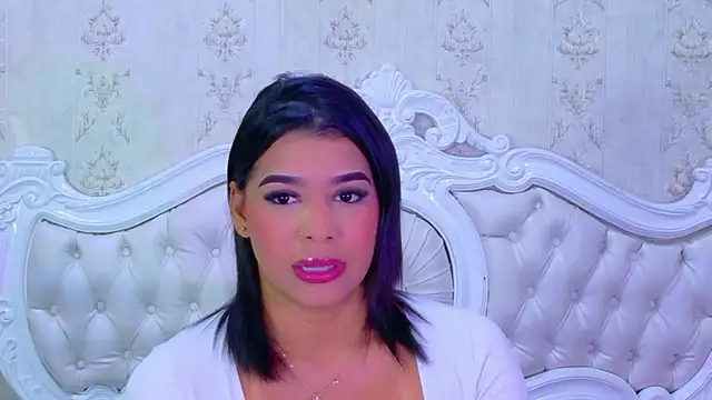 TiaraRosse online show from 01/09/26, 12:19