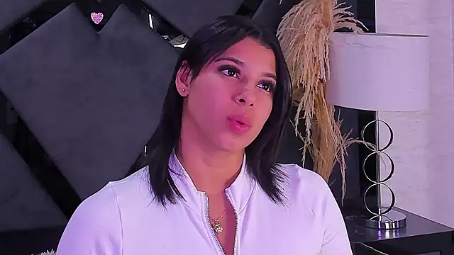 TiaraRosse online show from 01/11/26, 05:12