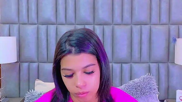 TiaraRosse online show from 04/22/26, 11:56