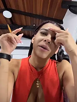 TiaraRosse online show from 06/10/26, 12:15