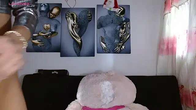 Snapshot of Maidi_ chatting on 01/12/25, 05:22 Maidi online show from 01/12/25, 05:22