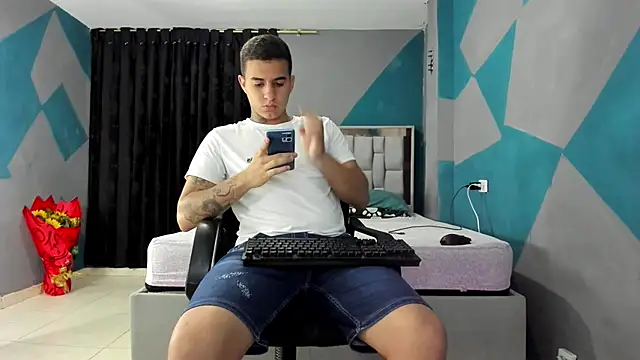 Snapshot of simookeler chatting on 02/28/25, 03:48 simookeler online show from 02/28/25, 03:48