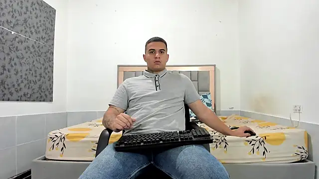 Snapshot of simookeler chatting on 02/03/26, 01:26 simookeler online show from 02/03/26, 01:26