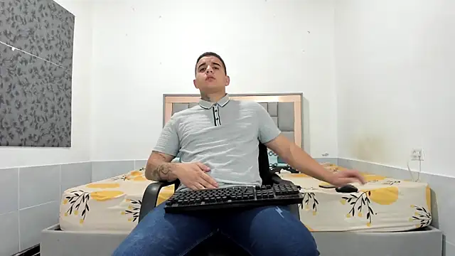 Snapshot of simookeler chatting on 02/06/26, 11:41 simookeler online show from 02/06/26, 11:41