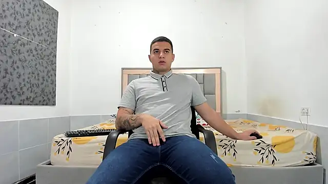 Snapshot of simookeler chatting on 02/07/26, 12:20 simookeler online show from 02/07/26, 12:20