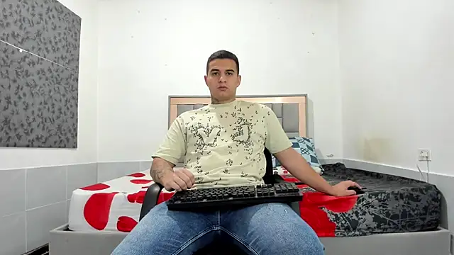 Snapshot of simookeler chatting on 02/11/26, 12:32 simookeler online show from 02/11/26, 12:32