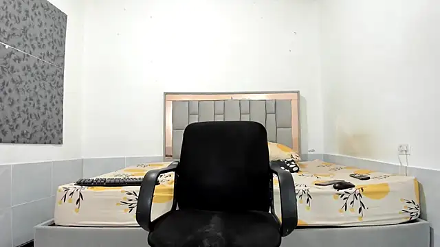 simookeler online show from 04/21/26, 01:42