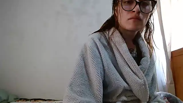 Snapshot of kittenlizz chatting on 02/01/25, 05:47 kittenlizz online show from 02/01/25, 05:47