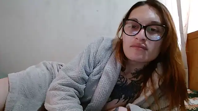 Snapshot of kittenlizz chatting on 02/01/25, 08:58 kittenlizz online show from 02/01/25, 08:58