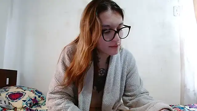 Snapshot of kittenlizz chatting on 02/22/25, 09:26 kittenlizz online show from 02/22/25, 09:26