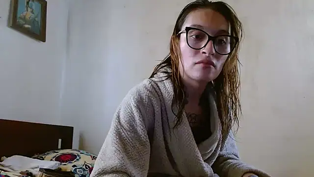 Snapshot of kittenlizz chatting on 02/28/25, 05:04 kittenlizz online show from 02/28/25, 05:04