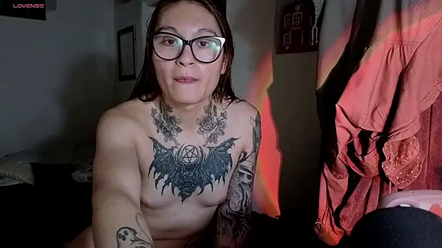 kittenlizz online show from 03/18/26, 06:55