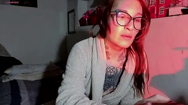 kittenlizz online show from 04/04/26, 06:27