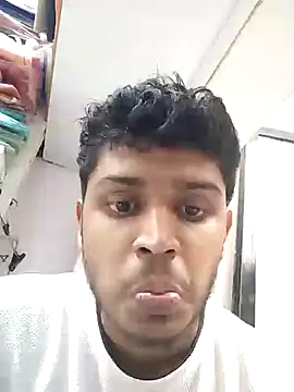 Snapshot of heartless__95 chatting on 01/03/25, 04:37 heartless 95 online show from 01/03/25, 04:37