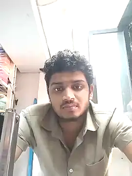 Snapshot of heartless__95 chatting on 02/01/25, 10:48 heartless 95 online show from 02/01/25, 10:48