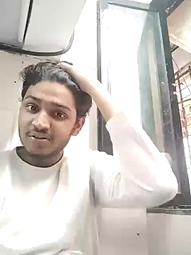 Snapshot of heartless__95 chatting on 02/06/25, 06:29 heartless 95 online show from 02/06/25, 06:29