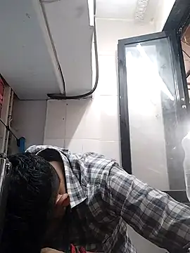 Snapshot of heartless__95 chatting on 02/11/25, 05:58 heartless 95 online show from 02/11/25, 05:58