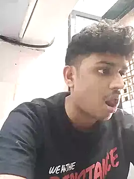 Snapshot of heartless__95 chatting on 02/15/25, 09:38 heartless 95 online show from 02/15/25, 09:38