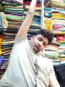 Snapshot of heartless__95 chatting on 03/02/25, 12:43 heartless 95 online show from 03/02/25, 12:43