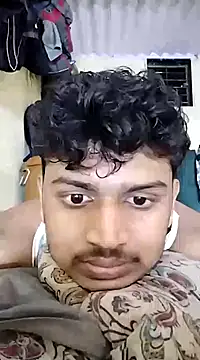 Snapshot of heartless__95 chatting on 03/05/25, 05:18 heartless 95 online show from 03/05/25, 05:18