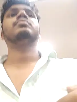 Snapshot of heartless__95 chatting on 09/27/25, 07:46 heartless 95 online show from 09/27/25, 07:46