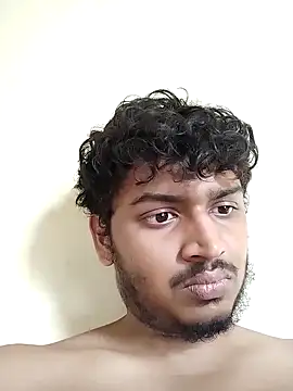 Snapshot of heartless__95 chatting on 10/23/25, 02:44 heartless 95 online show from 10/23/25, 02:44