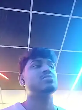 Snapshot of heartless__95 chatting on 11/16/25, 01:55 heartless 95 online show from 11/16/25, 01:55