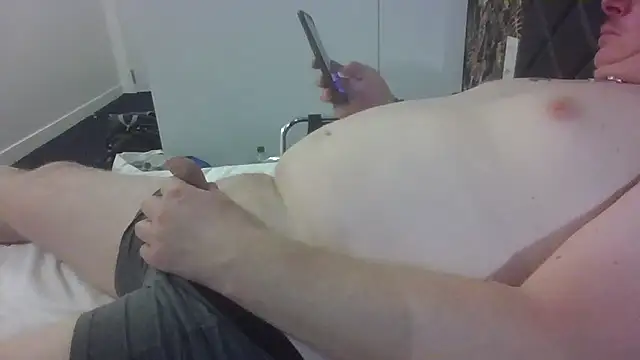 Snapshot of anusavous chatting on 10/15/25, 02:39 anusavous online show from 10/15/25, 02:39