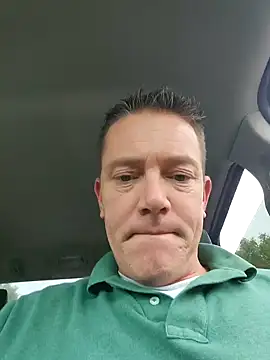 Bigtater1999 online show from 10/21/25, 09:37