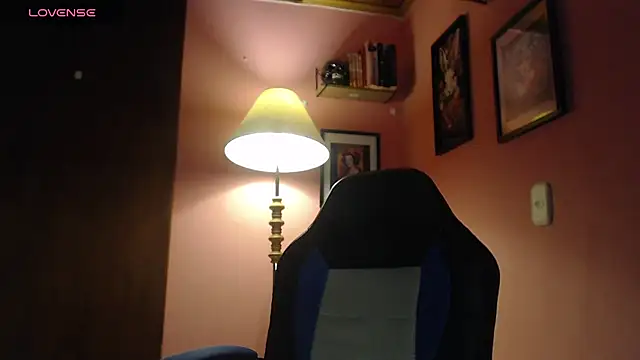 Snapshot of bunnyemilyrose36 chatting on 12/24/24, 06:22 bunnyemilyrose36 online show from 12/24/24, 06:22