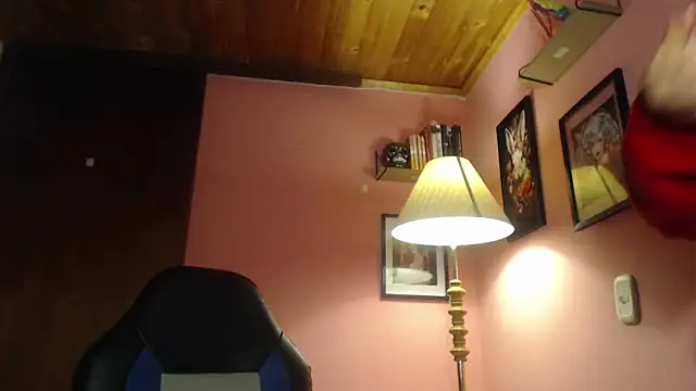 Snapshot of bunnyemilyrose36 chatting on 02/12/25, 08:06 bunnyemilyrose36 online show from 02/12/25, 08:06