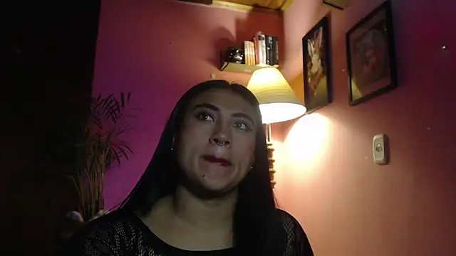 bunnyemilyrose36 online show from 12/23/25, 07:50