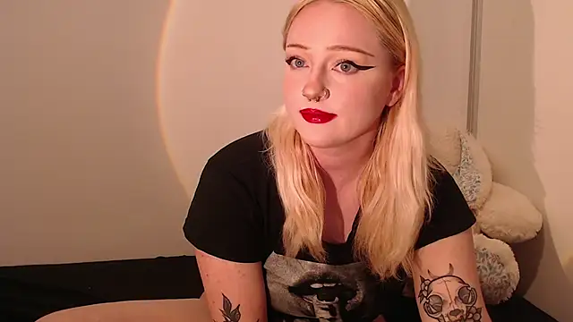 chloe levine online show from 09/10/25, 01:49