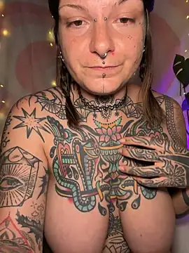 lizzardqueeen online show from 03/15/26, 12:16