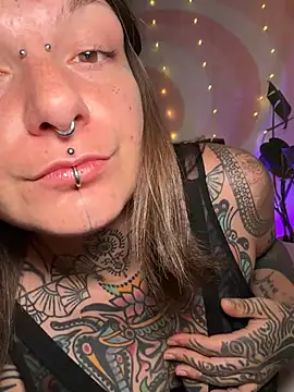 lizzardqueeen online show from 03/24/26, 09:09