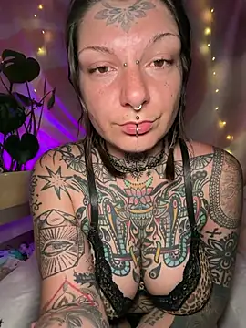 lizzardqueeen online show from 03/28/26, 01:38