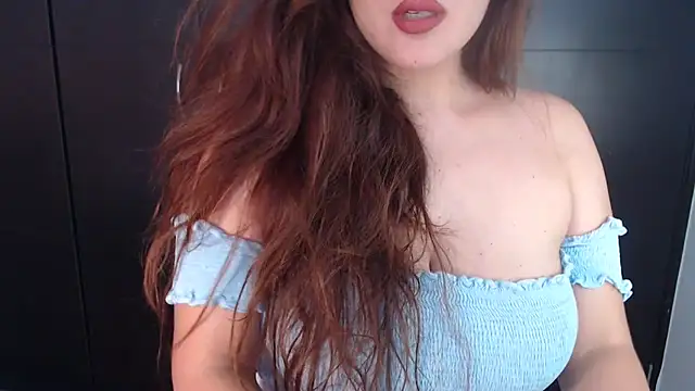 Snapshot of AdharaLujan chatting on 01/01/25, 09:31 AdharaLujan online show from 01/01/25, 09:31