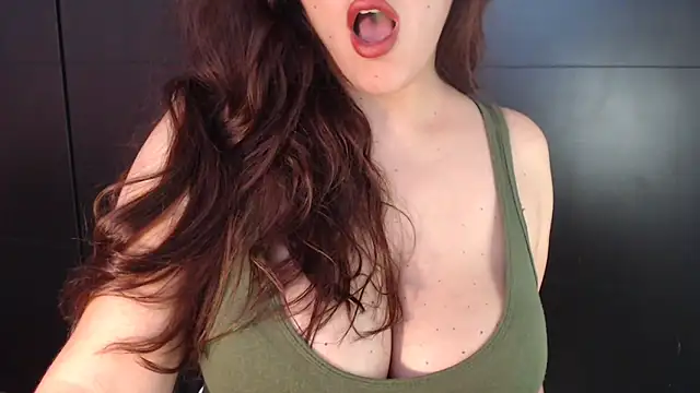 Snapshot of AdharaLujan chatting on 03/08/25, 09:29 AdharaLujan online show from 03/08/25, 09:29