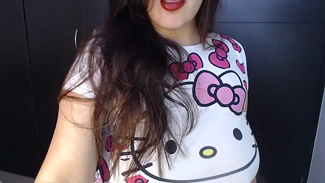 Snapshot of AdharaLujan chatting on 09/11/25, 04:51 AdharaLujan online show from 09/11/25, 04:51